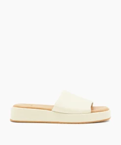 Hot Larley - Ecru Flat Sandals