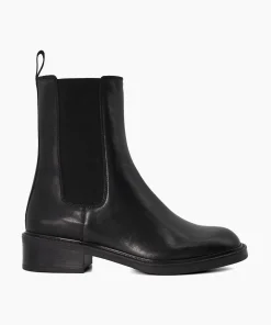 Shop Peanuts - Black Boots