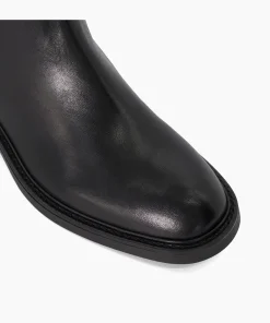 Shop Peanuts - Black Boots
